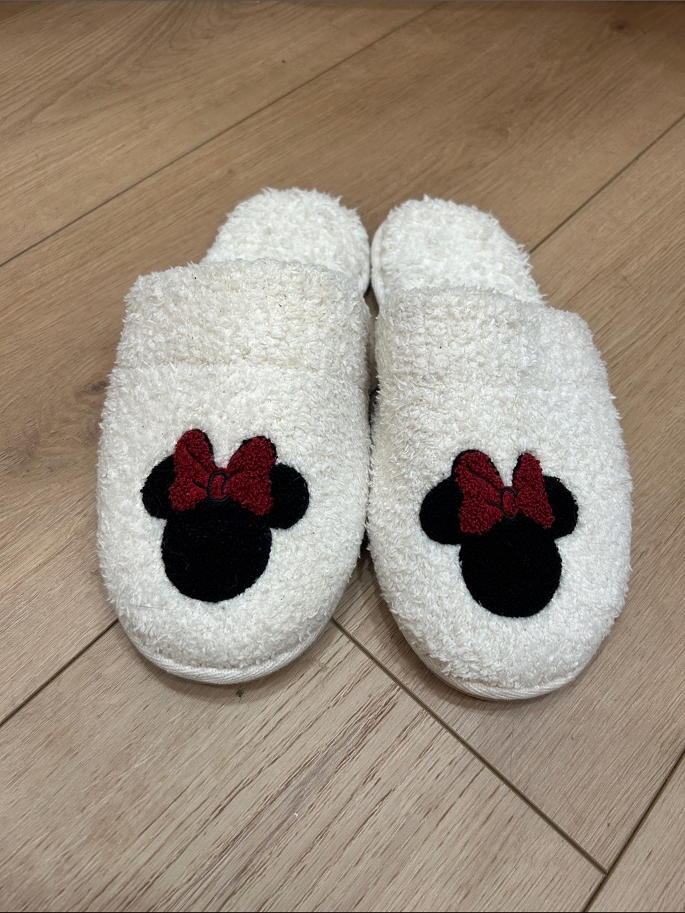 Barefoot Dreams x Disney Slippers 36-37